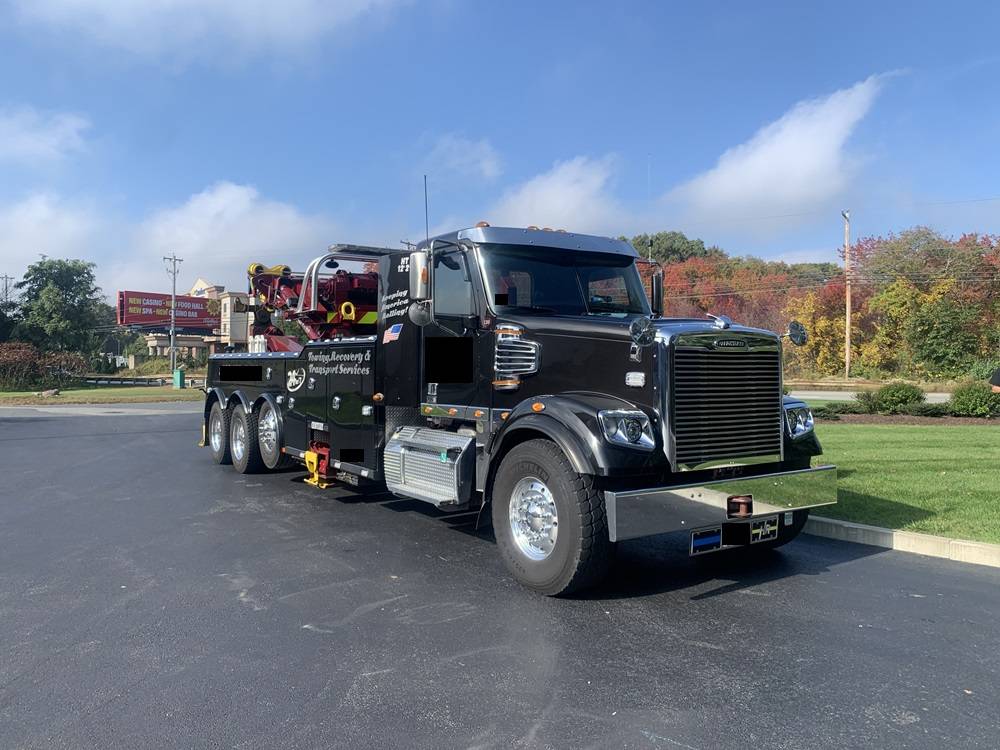 2020 Freightliner Classis  4